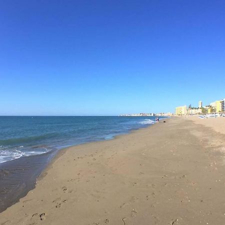 Sun&Life Boga Boga Apartment Фуeнхирола Екстериор снимка