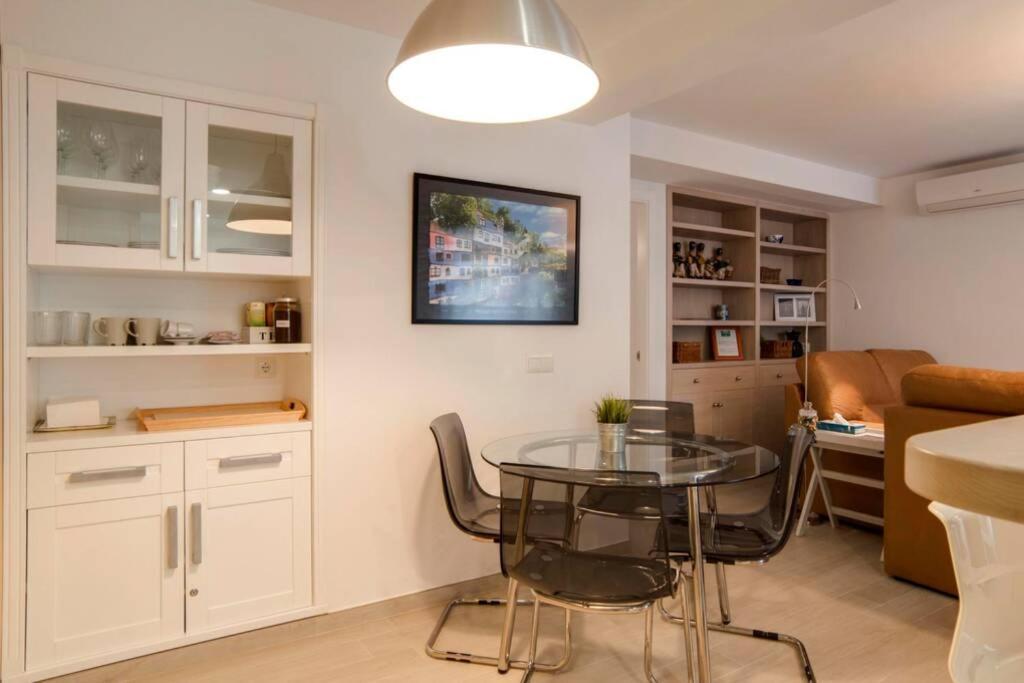 Sun&Life Boga Boga Apartment Фуeнхирола Екстериор снимка