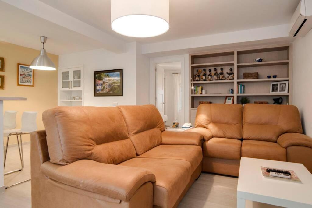 Sun&Life Boga Boga Apartment Фуeнхирола Екстериор снимка