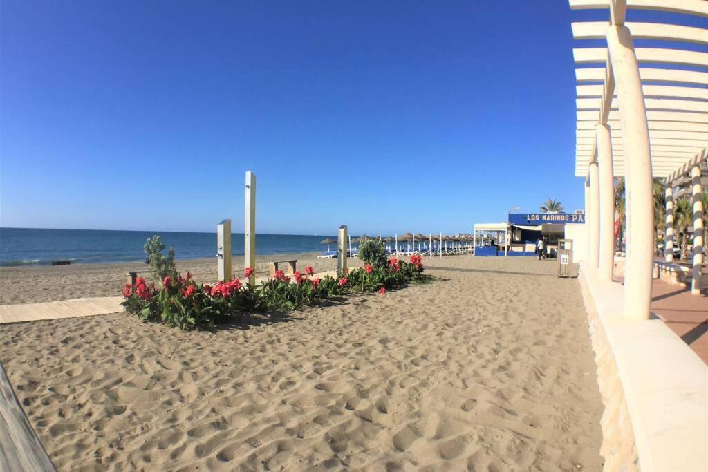 Sun&Life Boga Boga Apartment Фуeнхирола Екстериор снимка