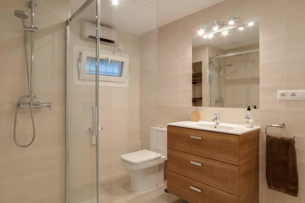 Sun&Life Boga Boga Apartment Фуeнхирола Екстериор снимка