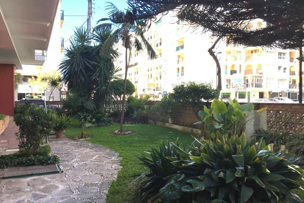 Sun&Life Boga Boga Apartment Фуeнхирола Екстериор снимка